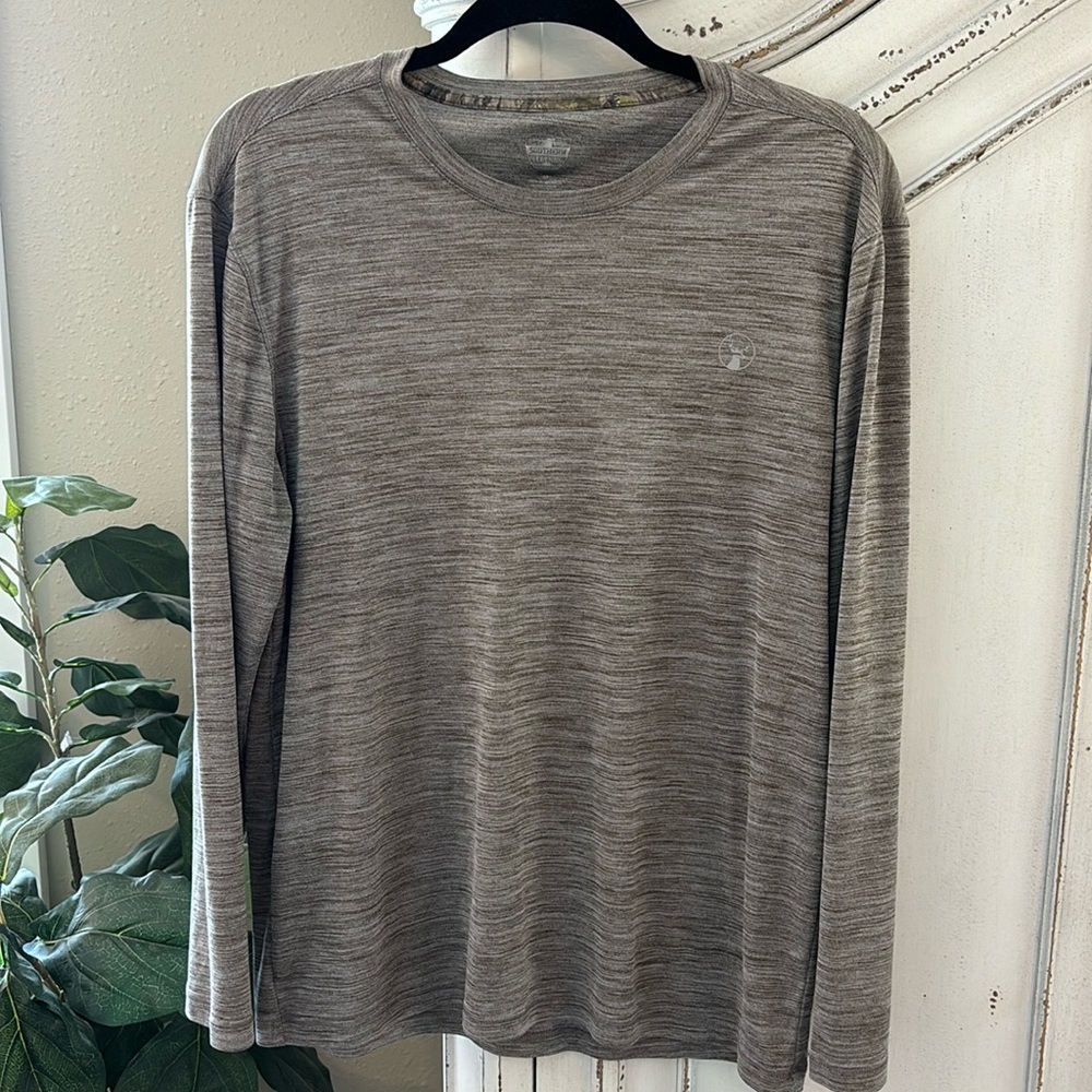 Southern Legends Heather Brown Long Sleeve Polyester T-Shirt, Men’s Size Medium